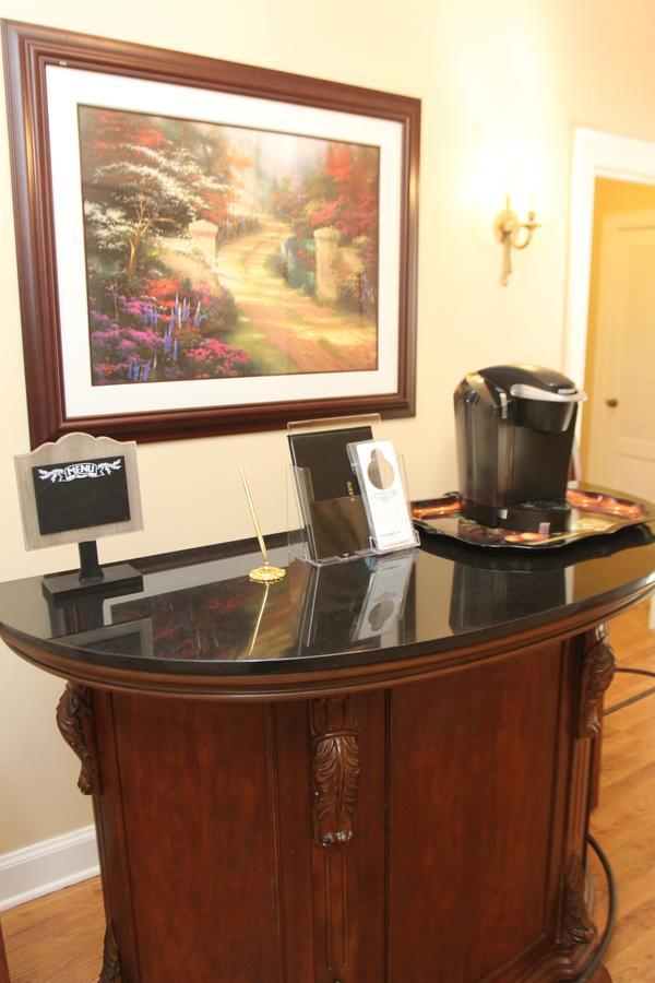 אשלנד Governor'S Inn מראה חיצוני תמונה